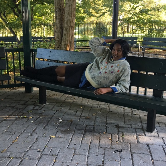 THICK & COZY VINTAGE FALL SWEATER!! - Picture 7 of 8